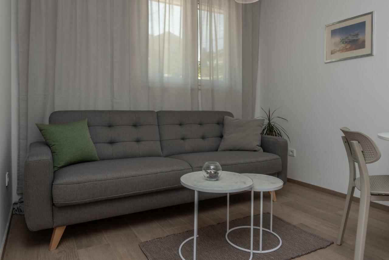 Apartments Flora Trogir Exterior foto